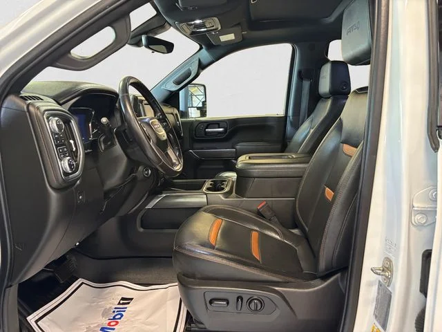 Used 2021 White GMC AT4 image 10