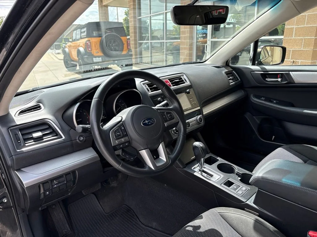 Used 2017 Black Subaru 2.5i Premium image 10