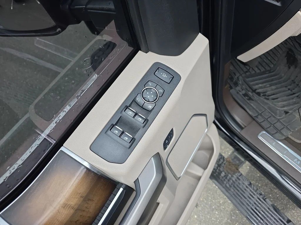 Used 2018 Black Ford Limited image 19