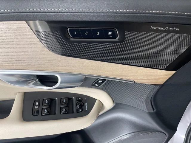 2026 Volvo XC90 Plus - Photo 15