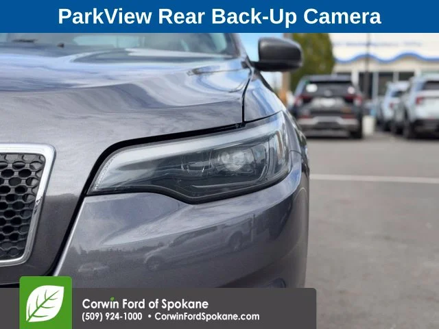 Used 2019 Granite Crystal Clearcoat Metallic Jeep Latitude Plus image 8
