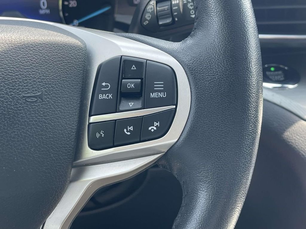 Used 2021 White Ford XLT image 24