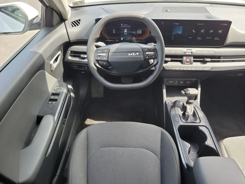 2025 Kia K4 LXS - Photo 12