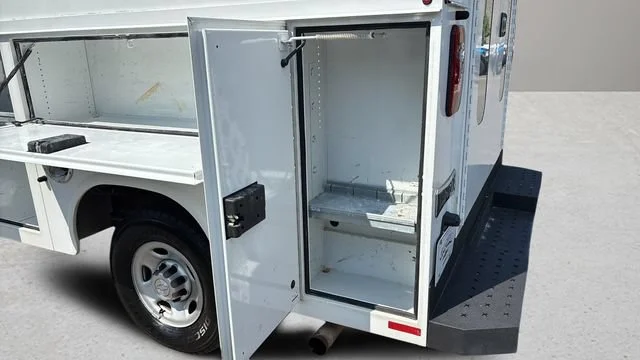Used 2019 SUMMIT WHITE Chevrolet CUTWAY image 43