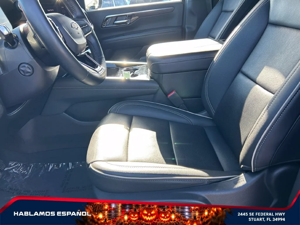 Used 2025 Dark Ash Metallic Chevrolet Premier image 9