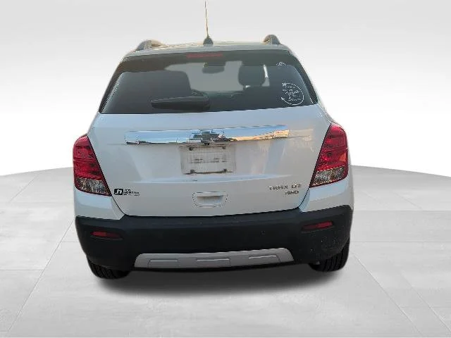 Used 2015 White Chevrolet LTZ image 4