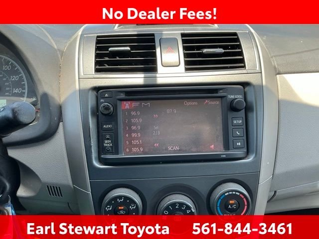 Used 2013 Silver Toyota LE image 28