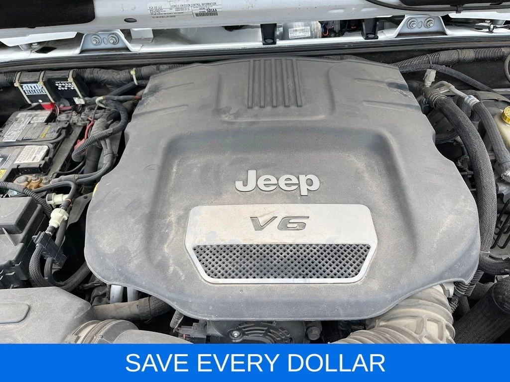 Used 2016 White Jeep Unlimited Rubicon image 21