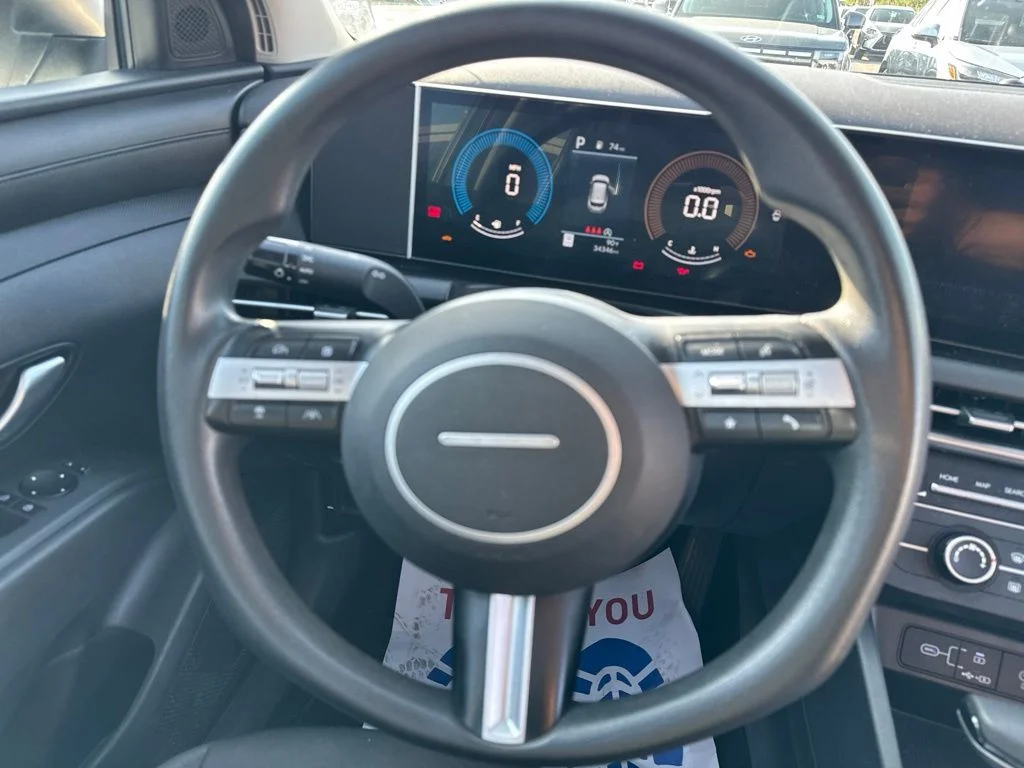 Used 2025 White Hyundai SE image 12