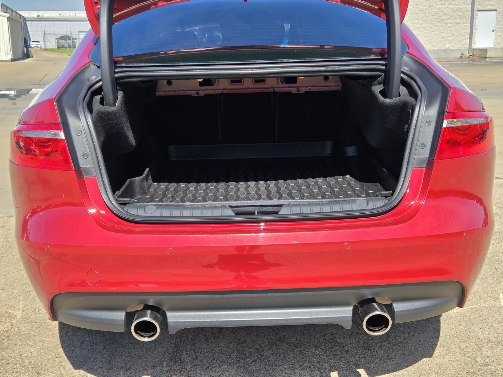 Used 2017  Jaguar 35t Premium image 12