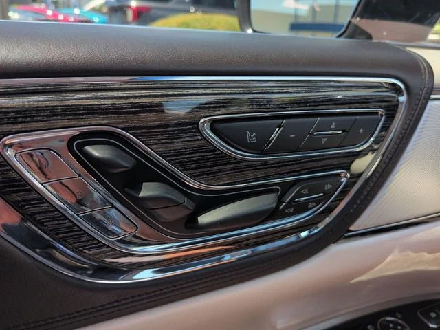 Certified Used 2019 Dark Gray Lincoln Black Label image 29