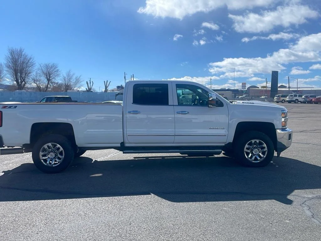 Used 2019 SUMMIT WHITE Chevrolet LTZ image 7