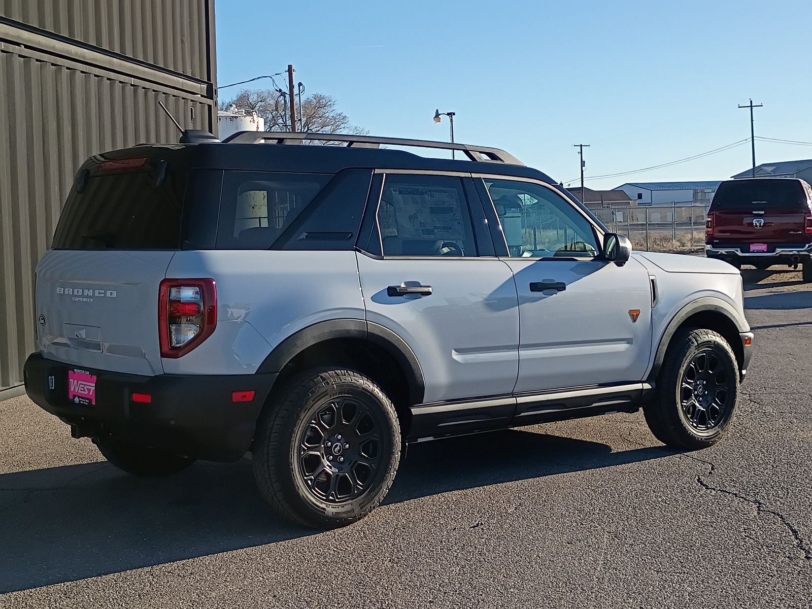 View vehicle photo 7