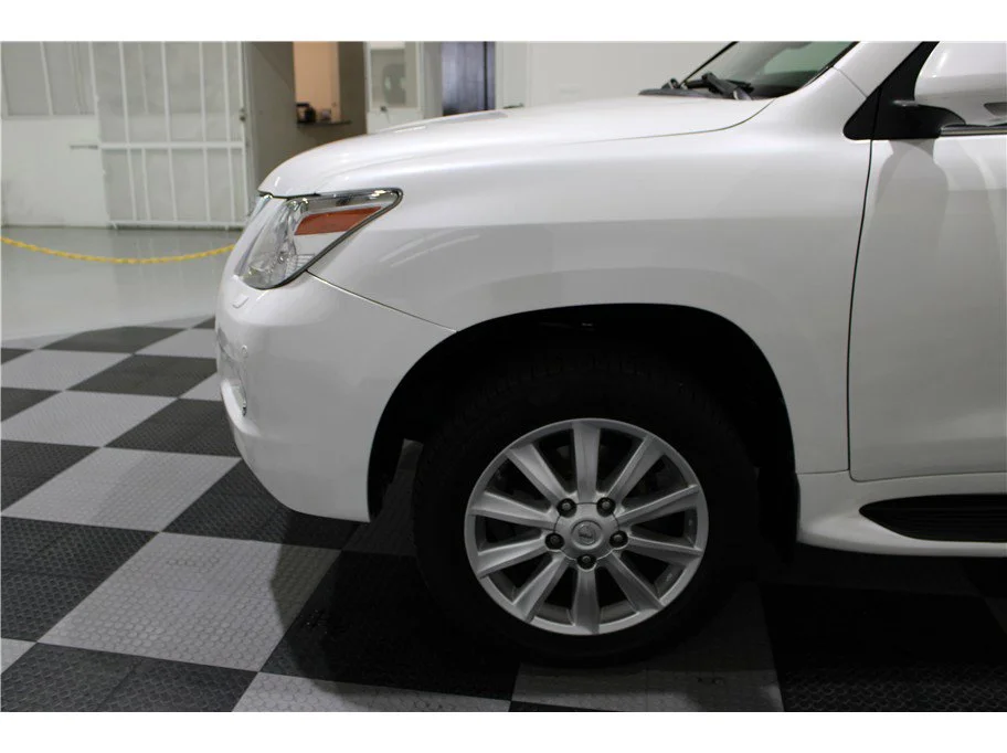 2011 Lexus LX 570 - Photo 10
