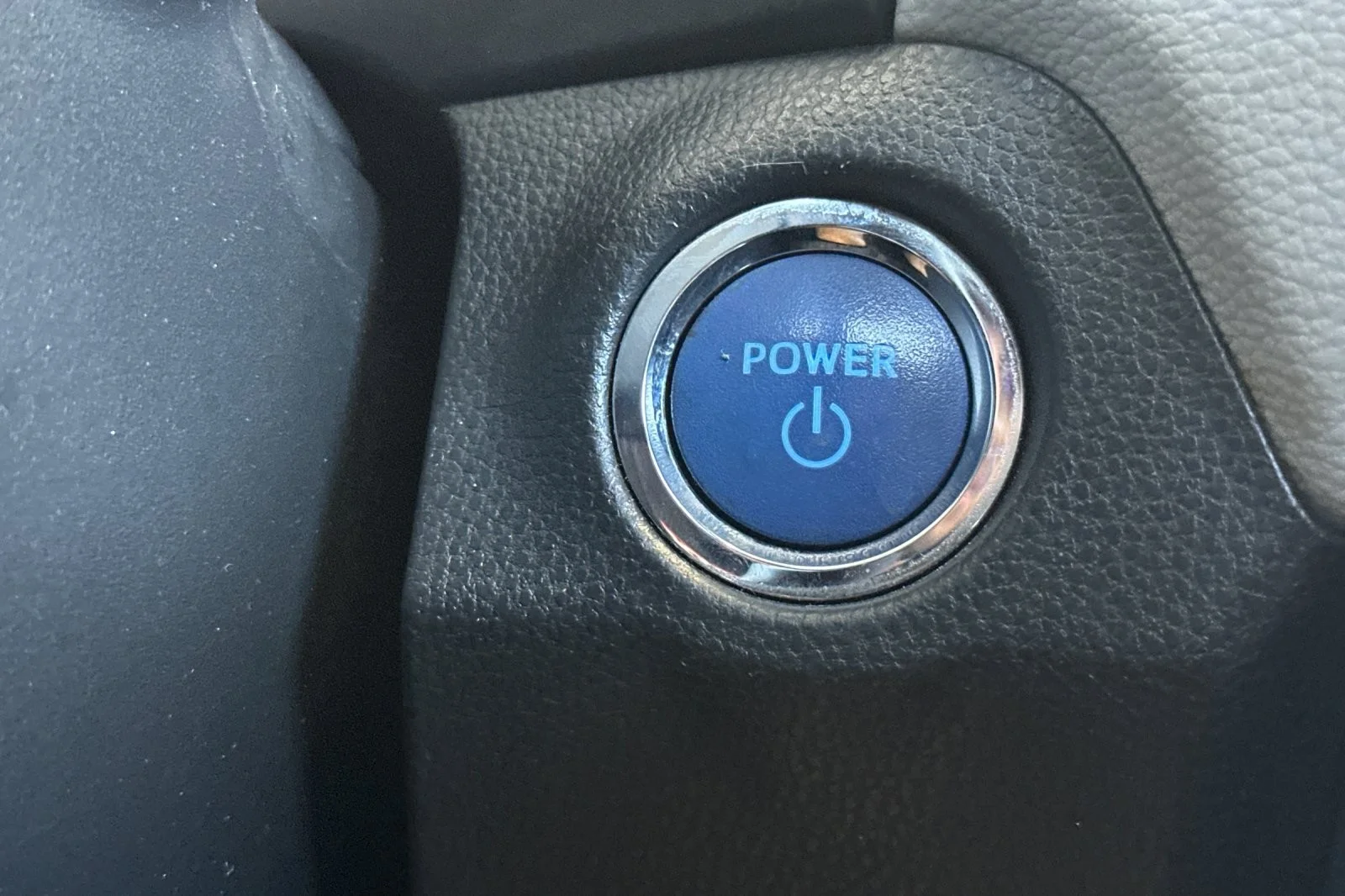 Certified Used 2021 GRAY METALLIC Toyota Hybrid XLE image 21