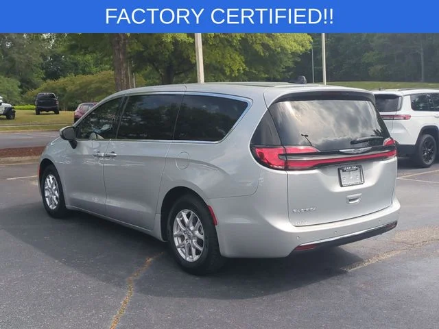 Used 2023 Silver Chrysler Touring L image 3
