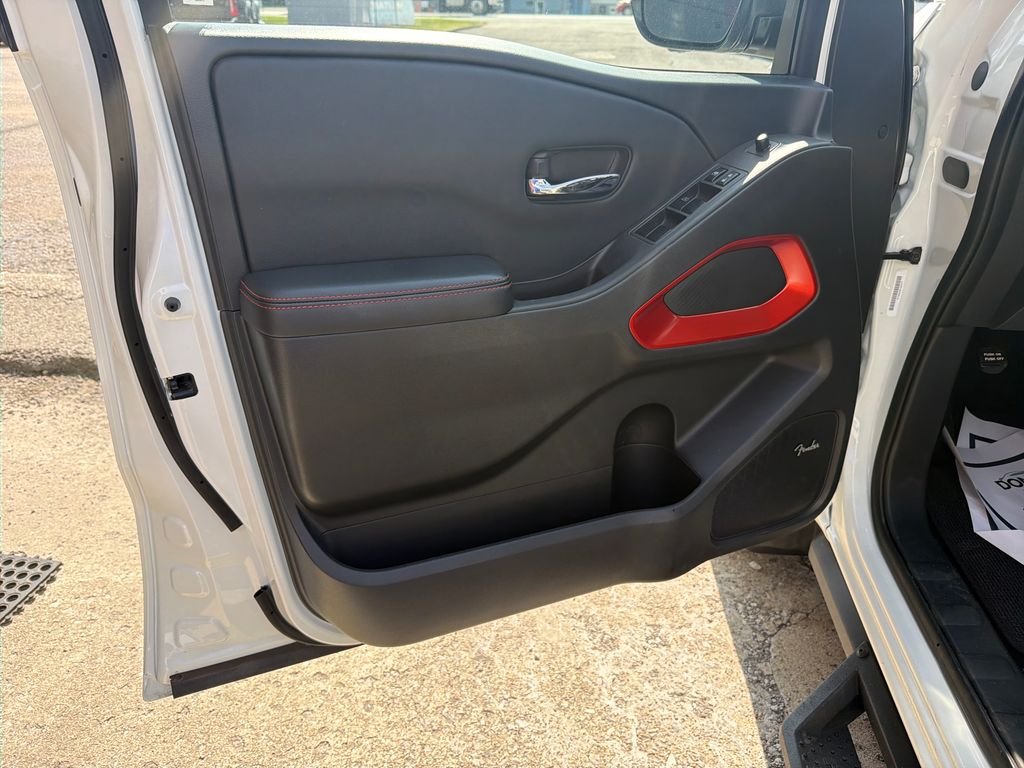 Used 2025 White Nissan PRO-4X image 12