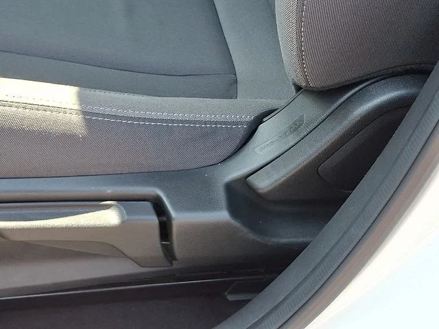 Used 2024 White Subaru Base image 27
