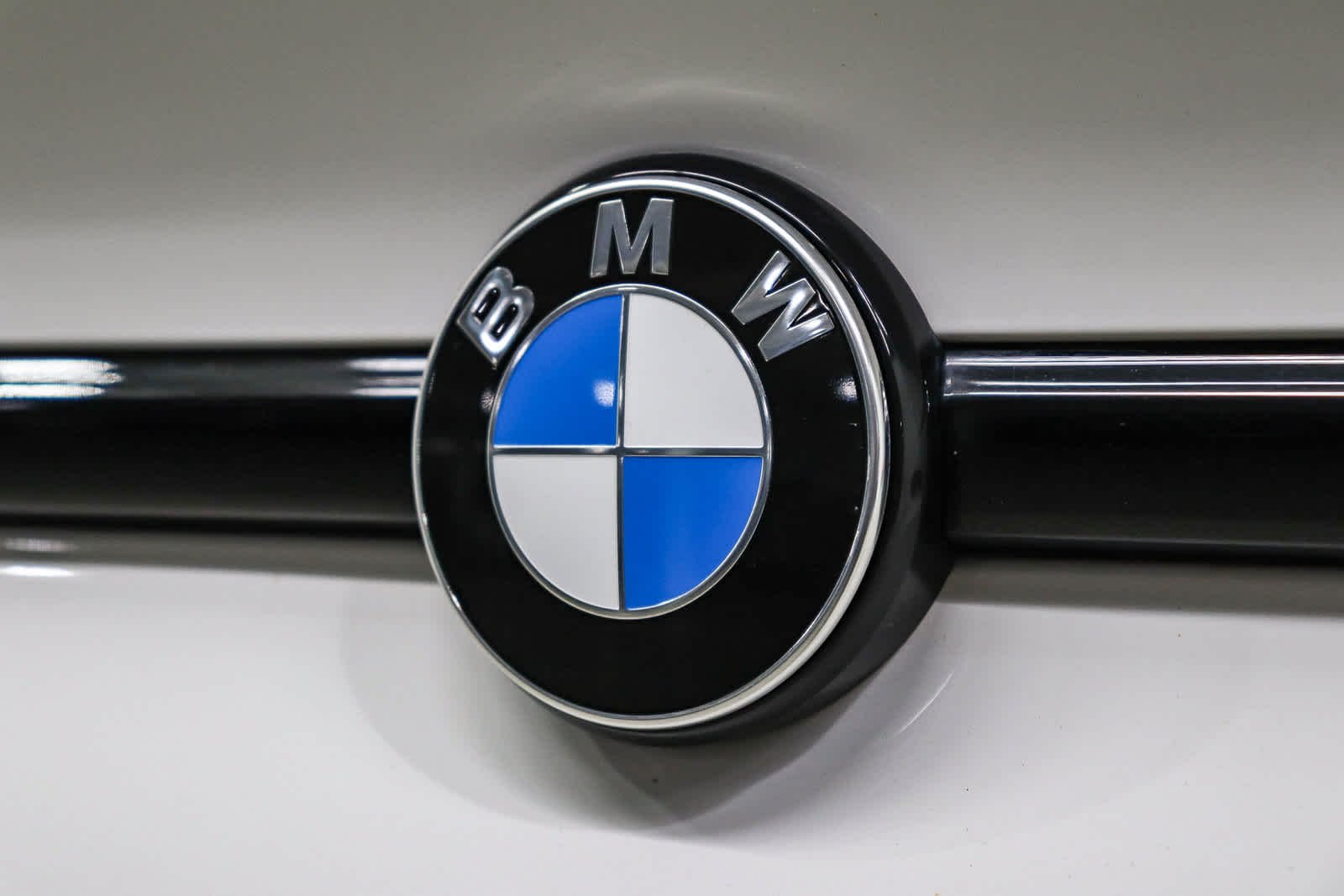 Used 2021 Alpine White BMW 228i image 9