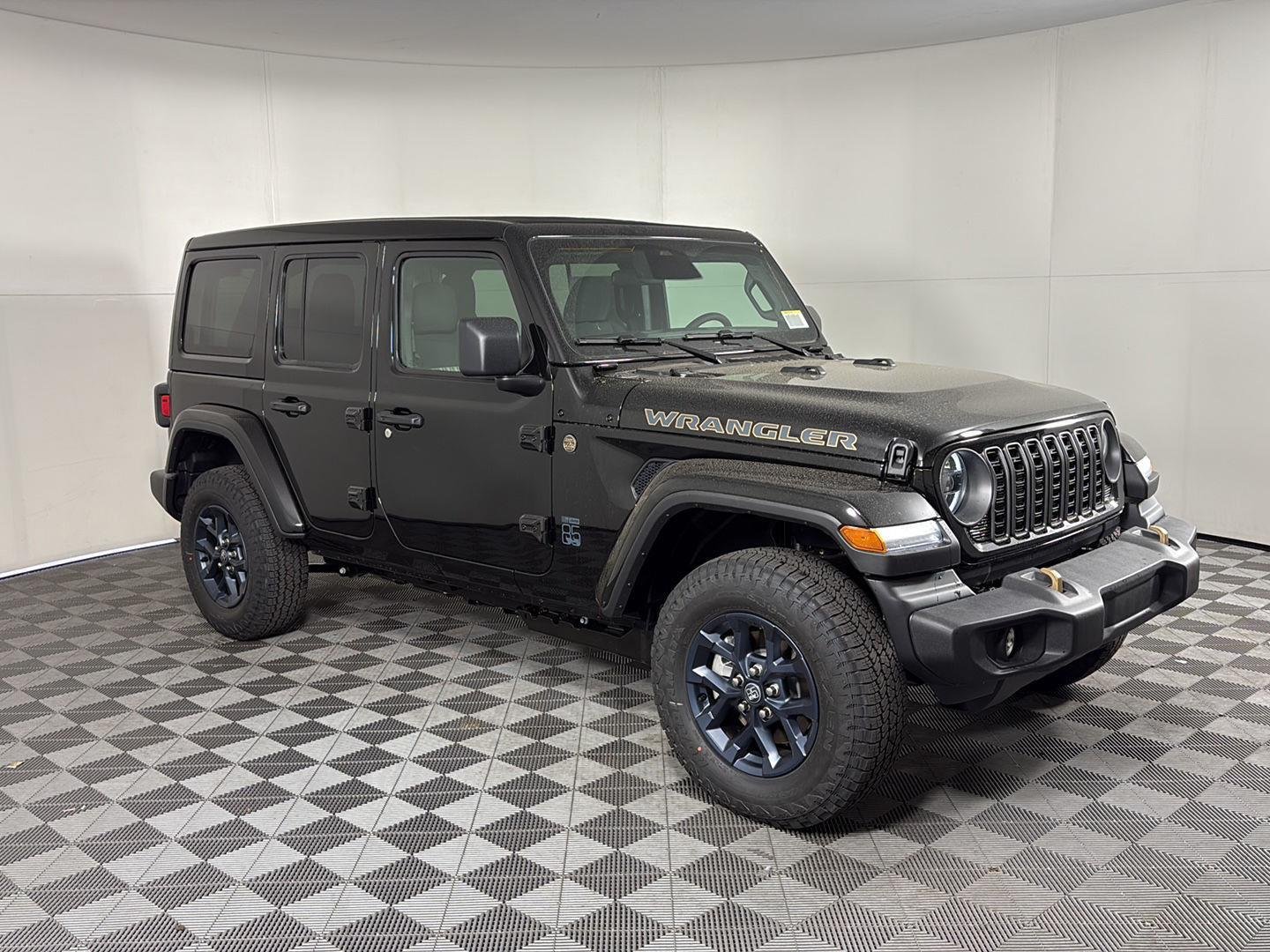 New 2026 Black Clear-Coat Exterior Paint Jeep 85th Anniversary image 2