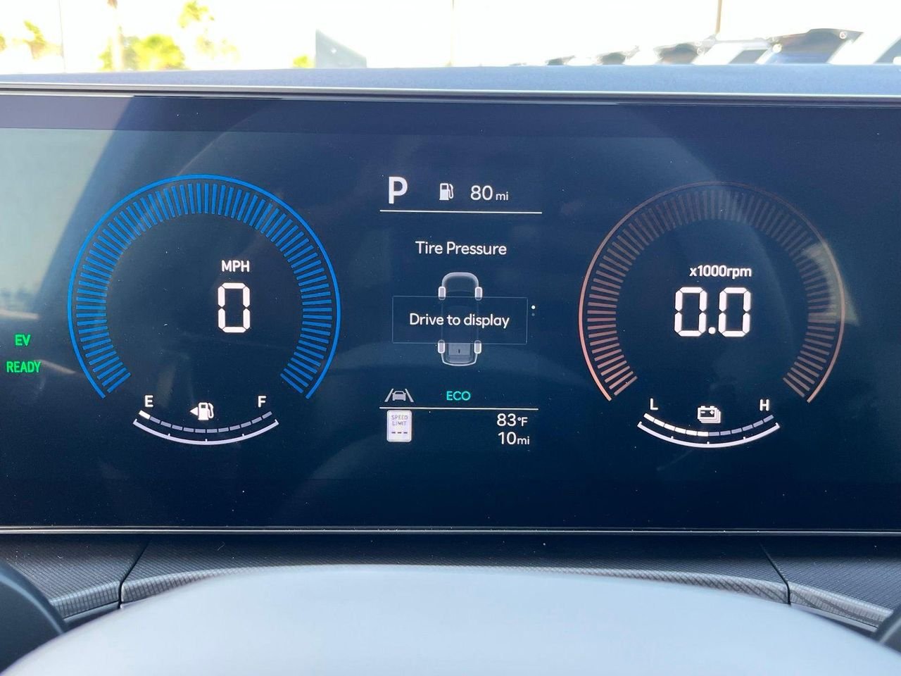 New 2027 White Hyundai SE image 12