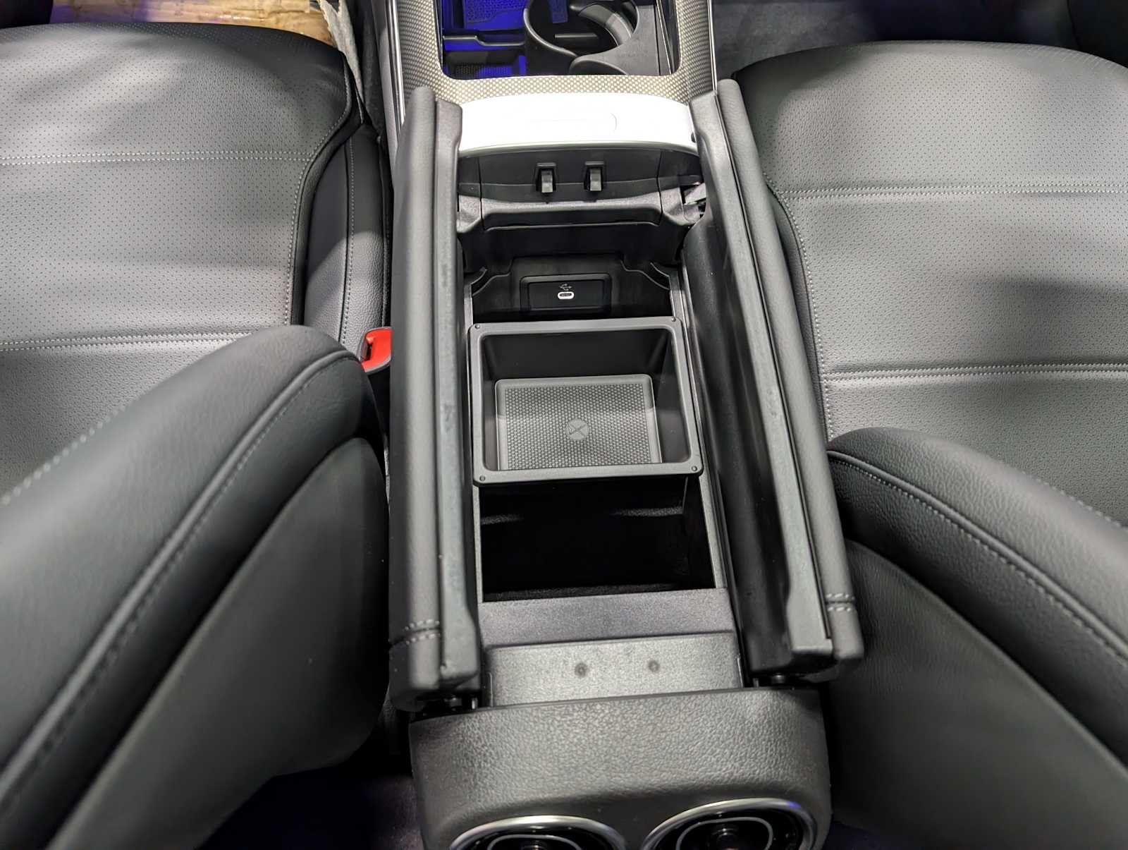 Used 2026 Obsidian Black Metallic Mercedes-Benz GLC 300 image 21