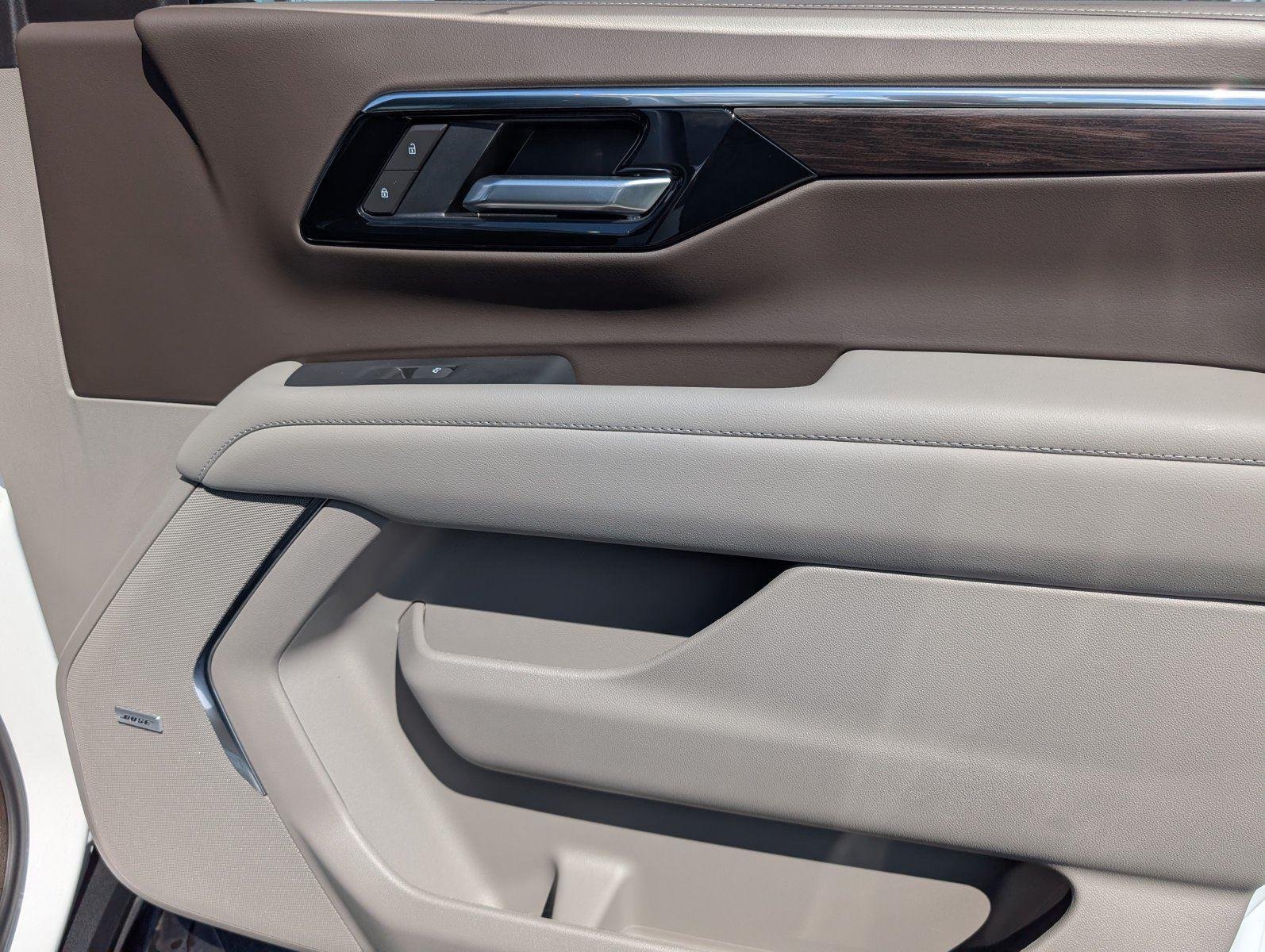 New 2026 Summit White Chevrolet LT image 40