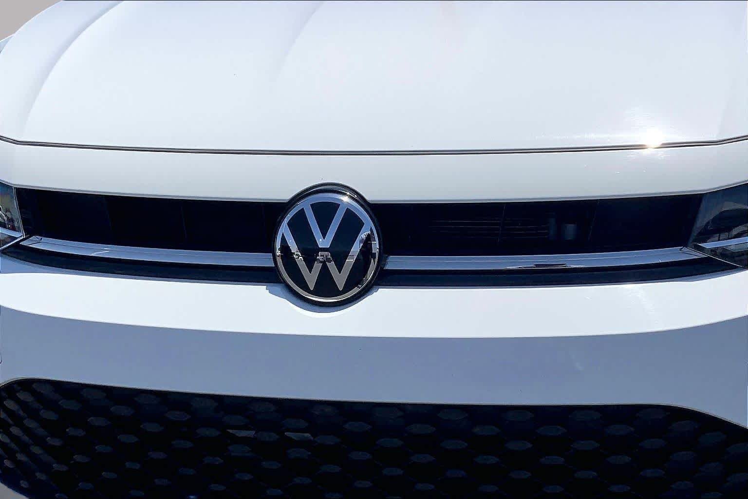 Used 2025 Pure White Volkswagen S image 30