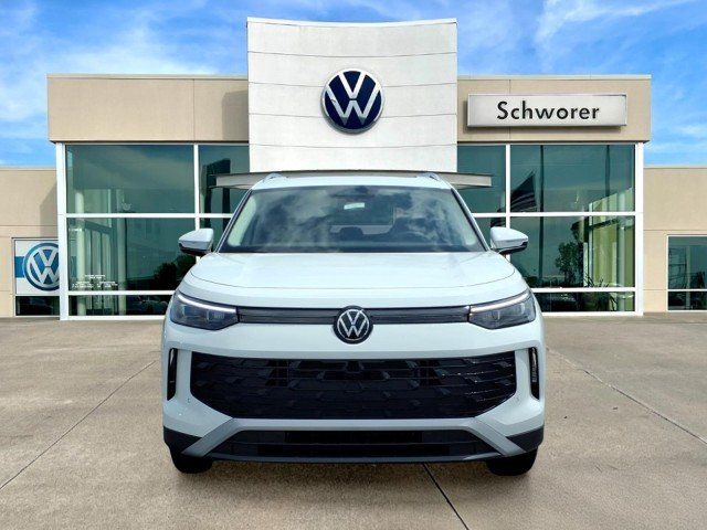 New 2026 Pure White Volkswagen SE 4Motion image 3