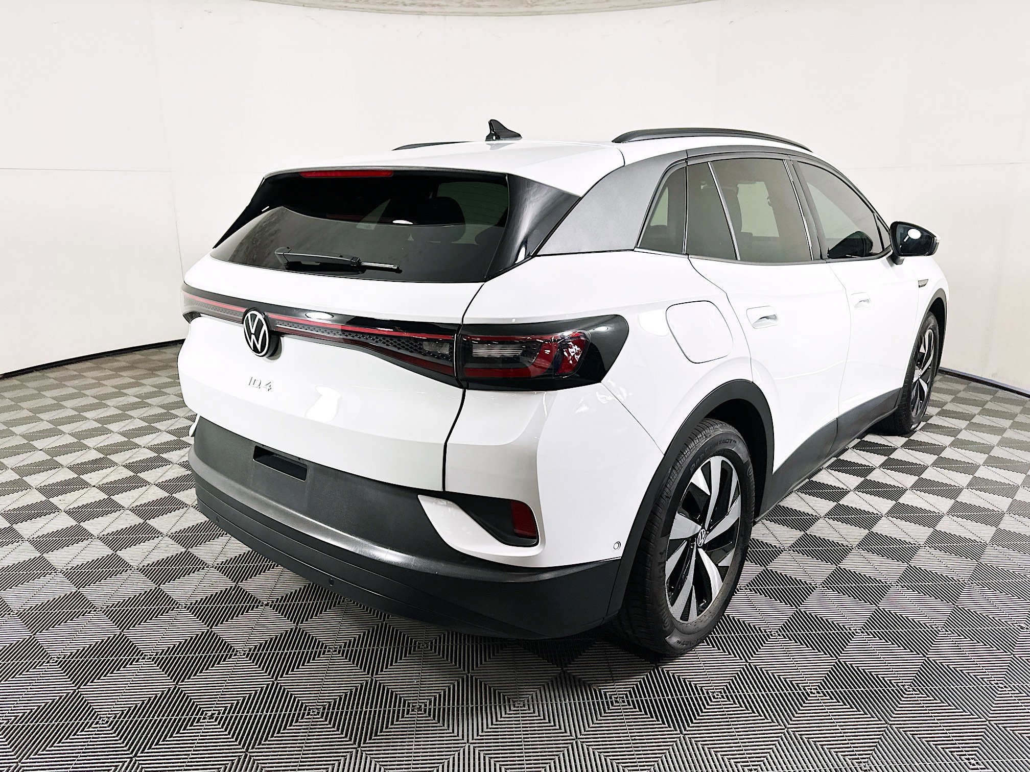 2023 Volkswagen ID.4 thumbnail 5