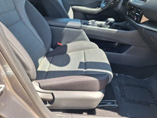 Used 2021 Gun Metallic Nissan SV image 31