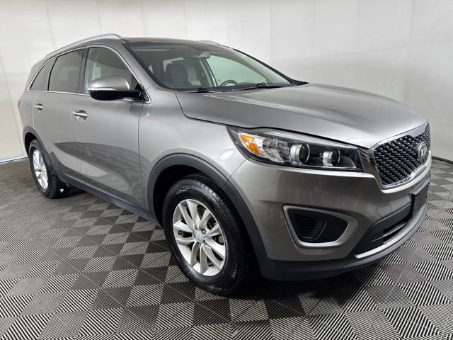 Used 2017 Silver Kia LX image 1