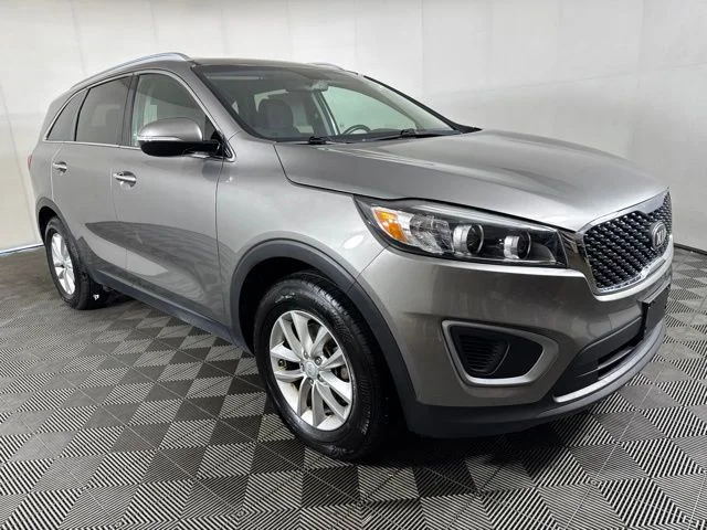 Used 2017 Silver Kia LX image 1