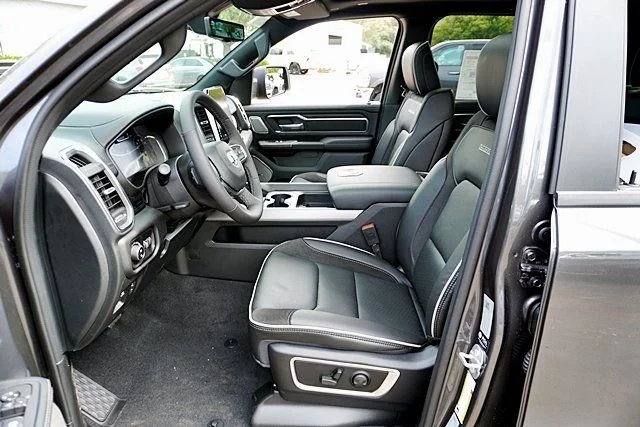 New 2026 Granite Crystal Metallic Clear-Coat Exterior Paint RAM Laramie image 21
