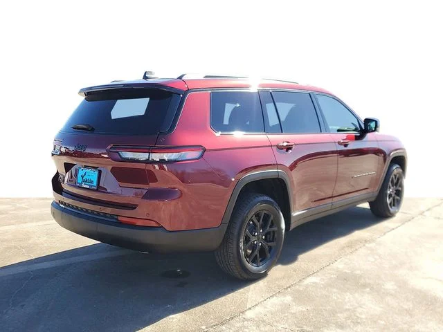 New 2025 Velvet Red Pearl-Coat Exterior Paint Jeep Altitude X image 4
