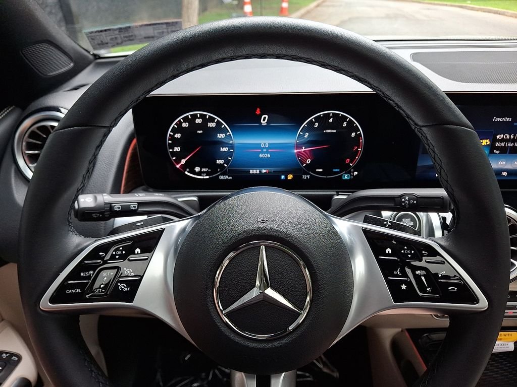 Used 2026 White Mercedes-Benz GLB 250 image 19