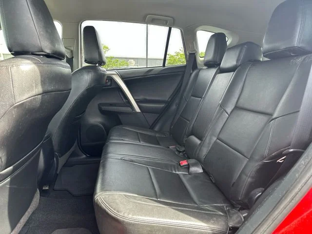 Used 2015 Red Toyota LE image 23