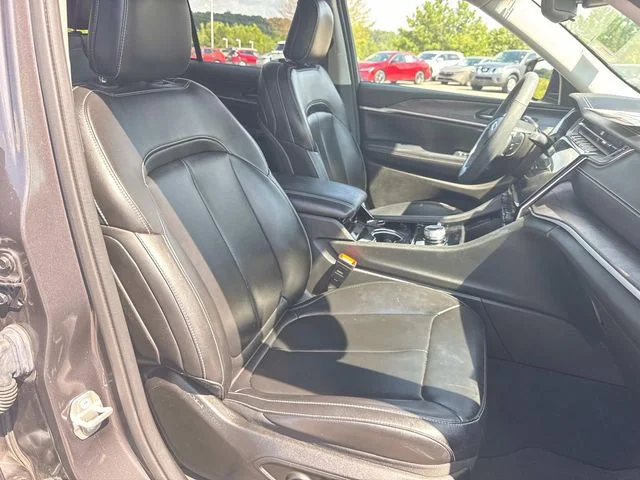 Used 2023 Gray Jeep Limited image 25
