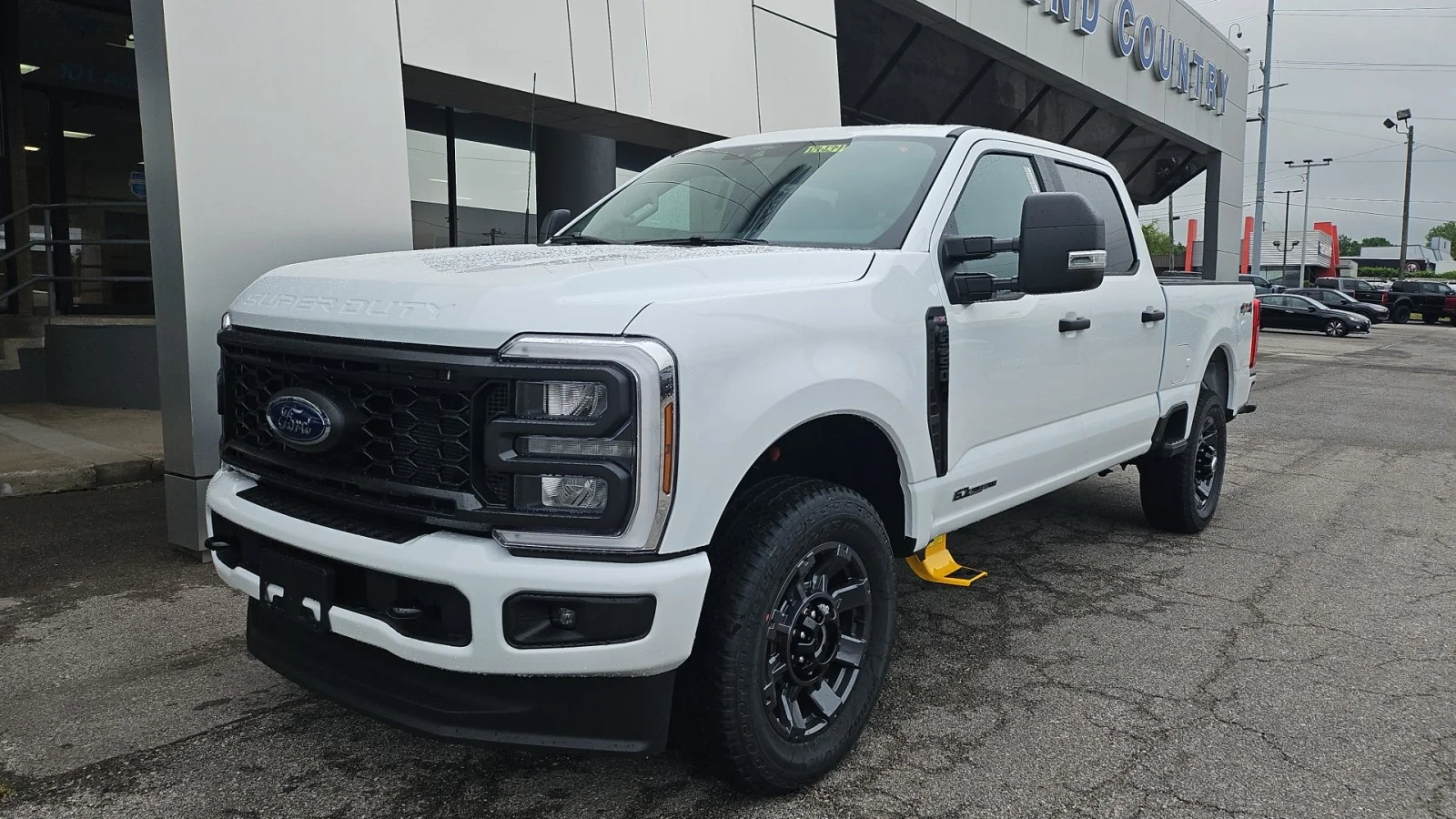 New 2026 Oxford White Ford XL 4WD image 4