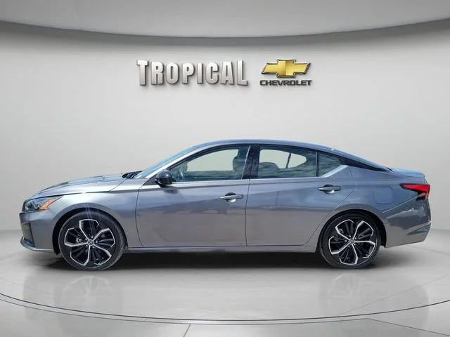 Used 2024 Gray Nissan 2.5 SR image 2