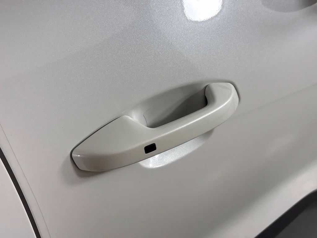 Used 2025 White Kia S image 12