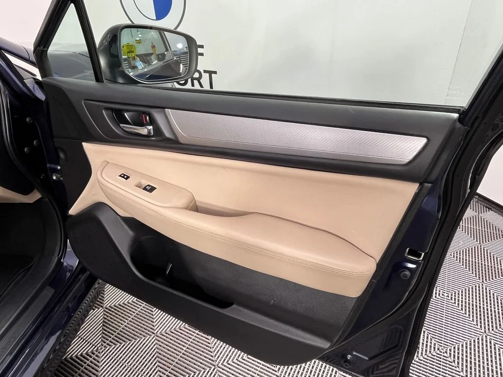 Used 2018 Dark Blue Pearl Subaru 2.5i image 17