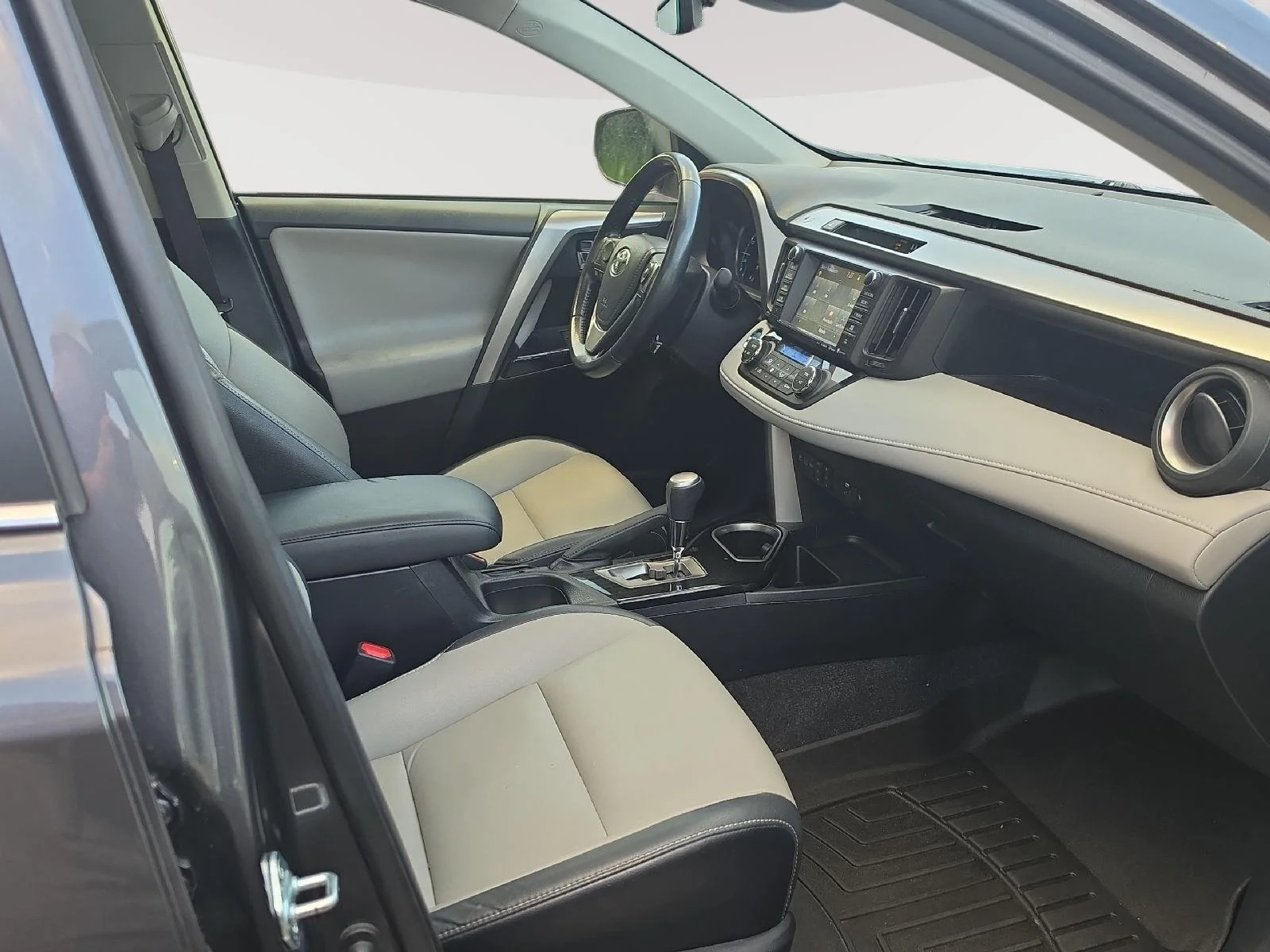 Used 2018 Magnetic Gray Metallic Toyota Limited image 22