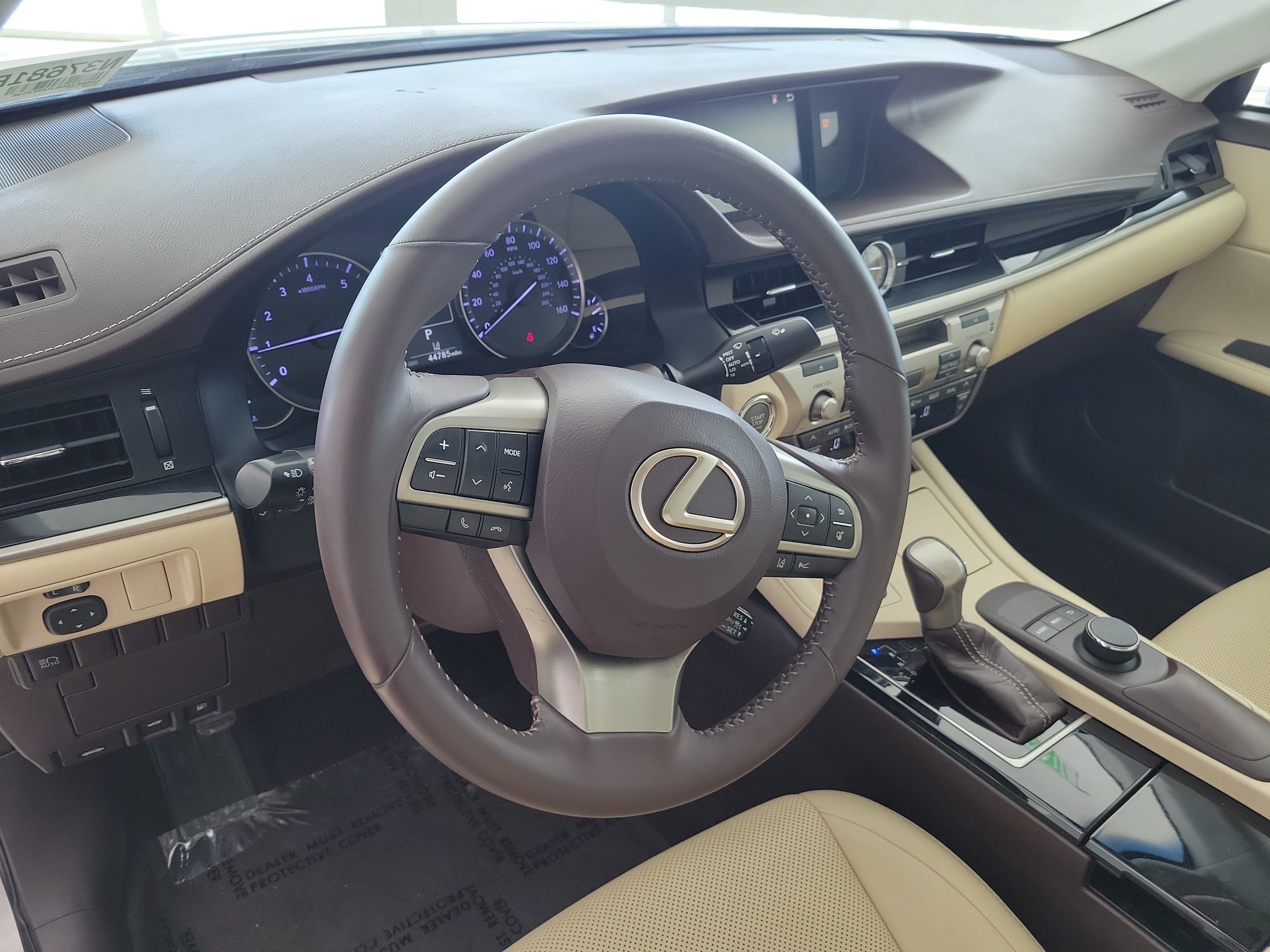 Used 2018 Silver Lexus ES 350 image 24