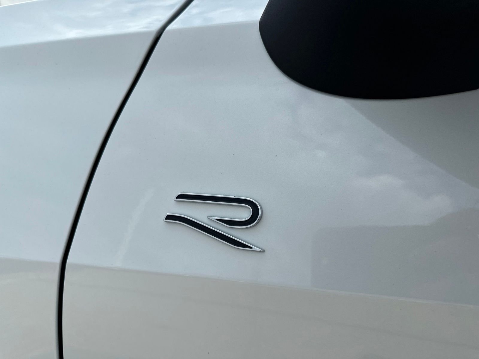 New 2026 White/off-white Volkswagen 2.0T SE R-Line Black image 10