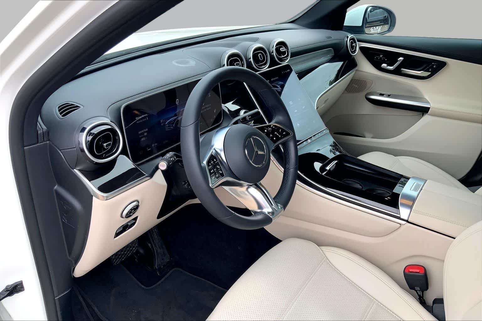 Used 2025 Polar White Mercedes-Benz GLC 300 image 18
