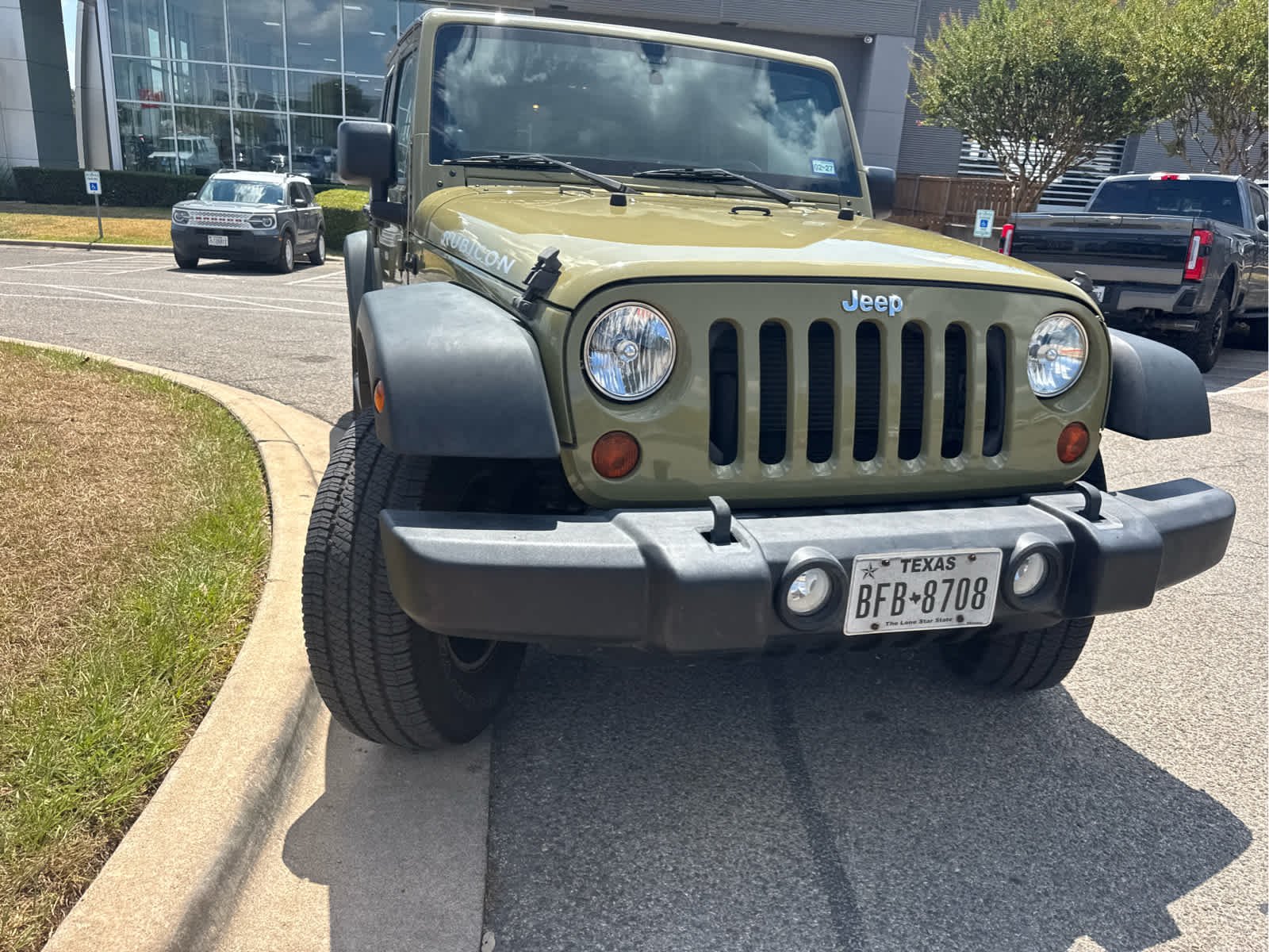 Used 2013 Commando Green Jeep Rubicon image 3