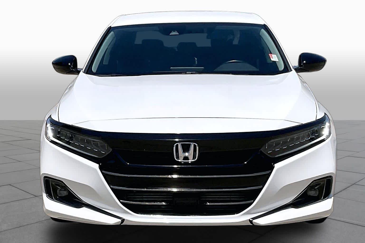 Used 2021 Platinum White Pearl Honda Sport SE image 4