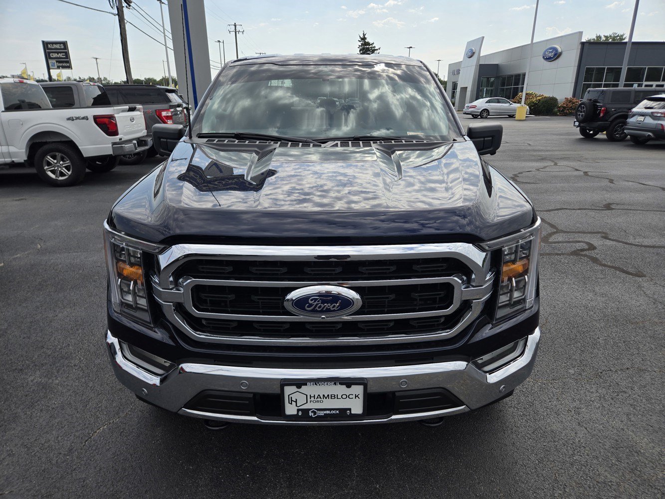 Used 2022 Antimatter Blue Metallic Ford XLT image 3
