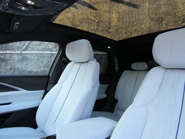 2025 Cadillac LYRIQ Luxury 1 - Photo 10